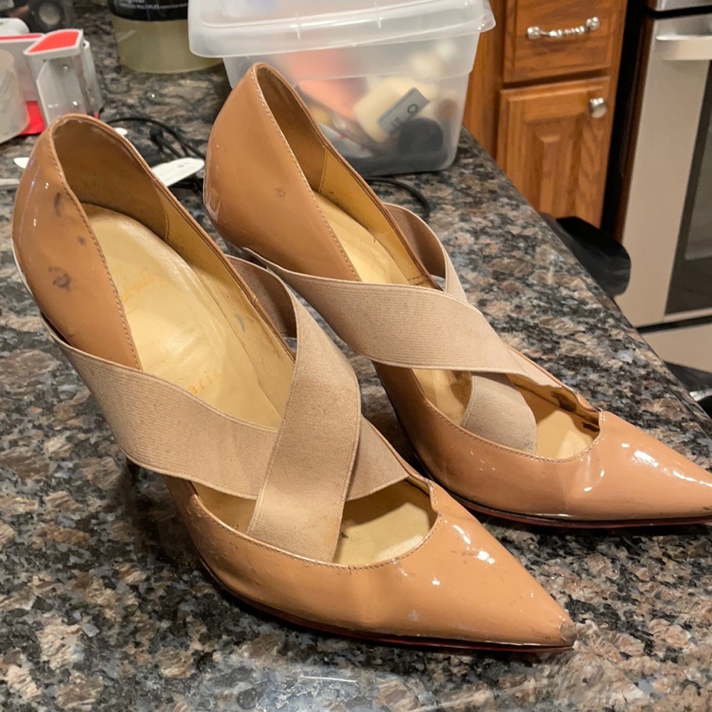 Christian Louboutin shoe size 8.5 38.5